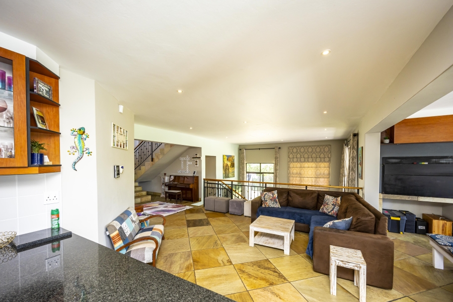 5 Bedroom Property for Sale in Beacon Bay Eastern Cape